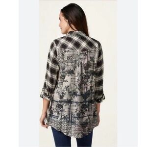 Tolani Plaid and Contrast Print Button Down Shirt Large